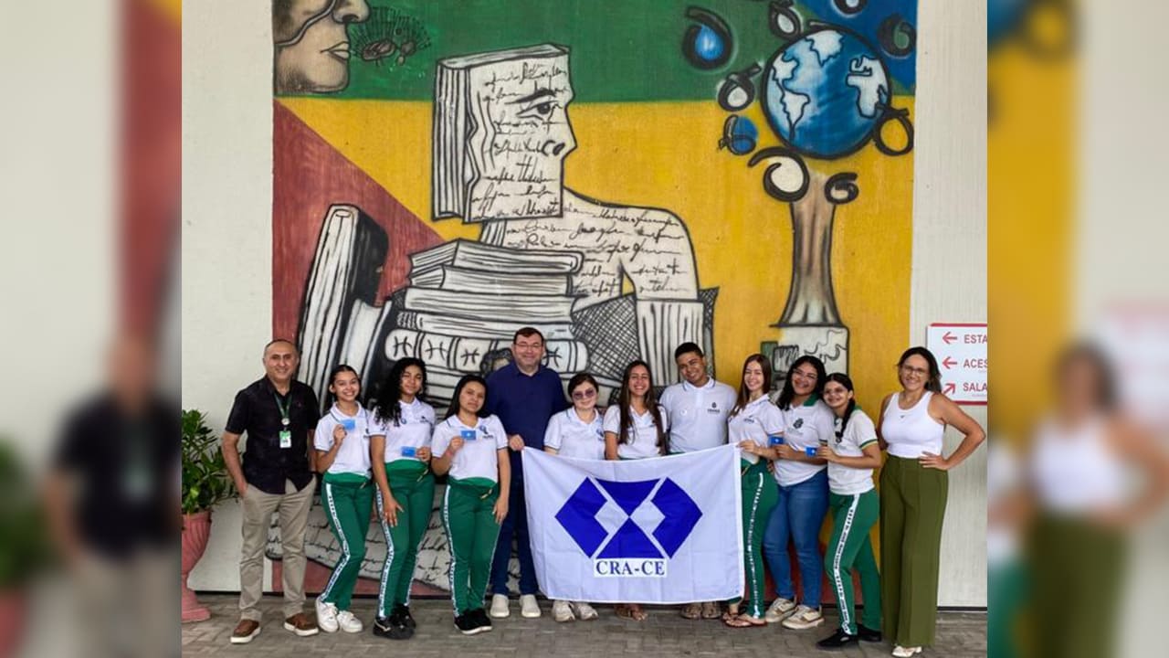 CRA-CE realiza entrega de carteiras estudantis em Várzea Alegre durante ação do CRA Itinerante
